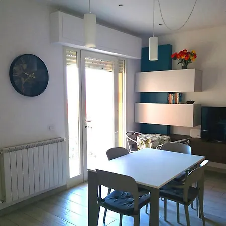 Passeggiata Vista Mare Viareggio