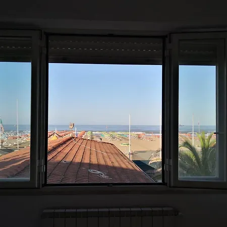 Passeggiata Vista Mare Viareggio